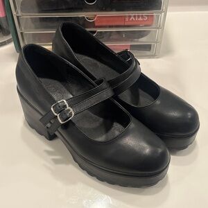 Elegant Black Platform Mary Jane Shoes
